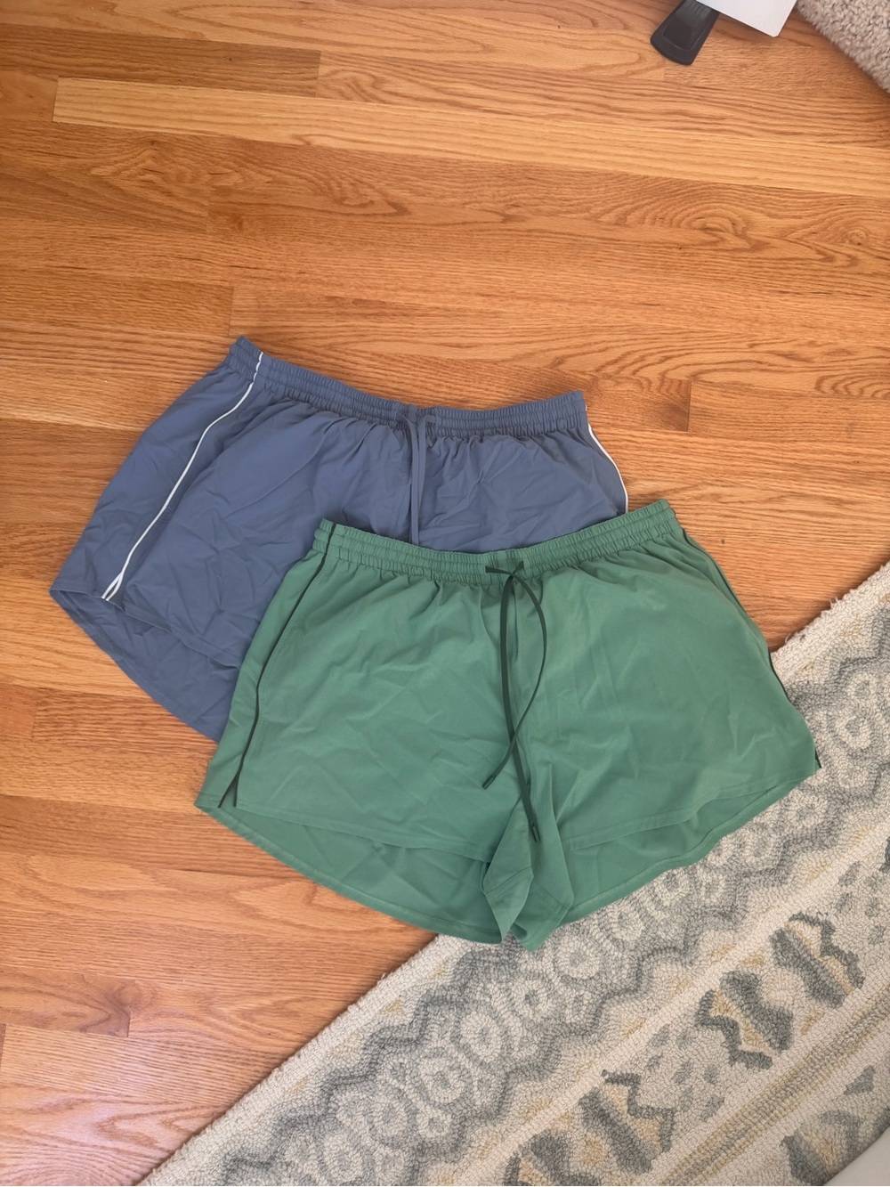 Lululemon women’s Athletic Shorts - Green and Blue